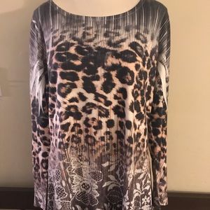 Sacred threads long animal print tunic size small